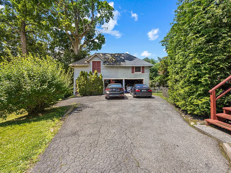 31 Howard Ave #1 — Photo 13