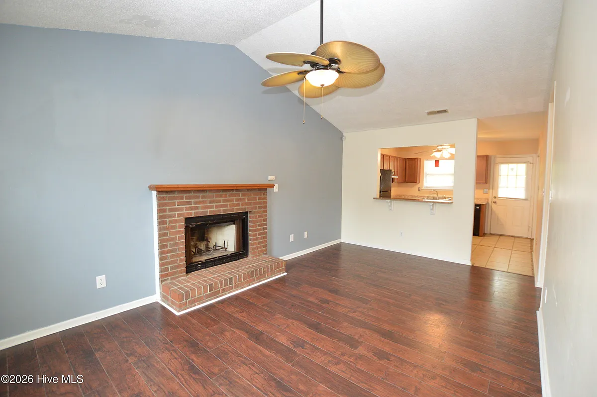 Building Photo - 109 Live Oak Ct