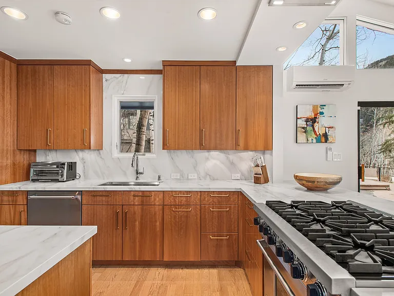262 Eastwood Dr — Photo 10