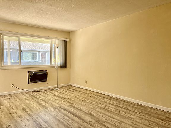 2nd image of 972 Westlynn Way #4