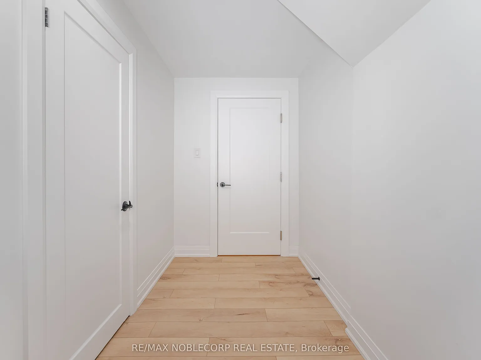 1 bed, $1,800 — Photo 2