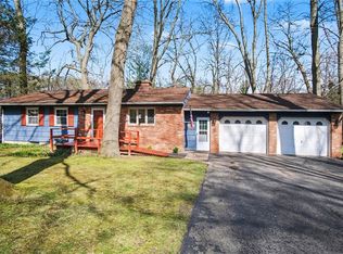 39 Hunters Run, Pittsford, NY 14534