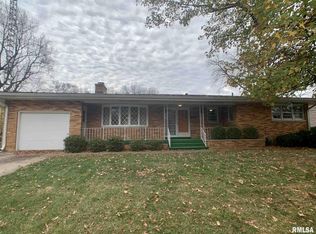 2130 Barberry Dr, Springfield, IL 62704