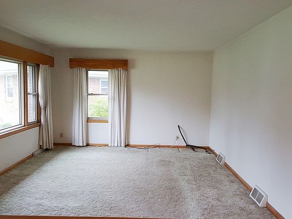 4th image of 925 Pleasantview Dr