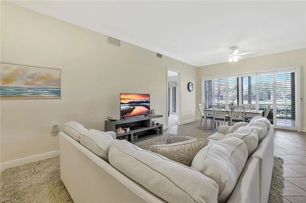 3 bed, 3.0 bath, 2502 sqft, $6,500 — Photo 2