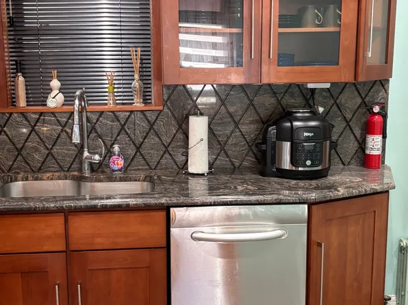 168-14 115th Avenue image 13 of 24