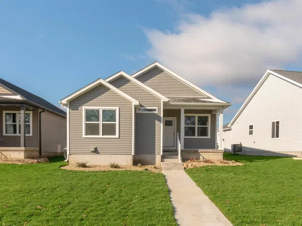 127 Axlewood Dr, Waterloo, IA 50701