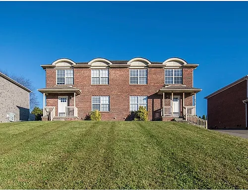 618 Hampton Way #A Photo 1