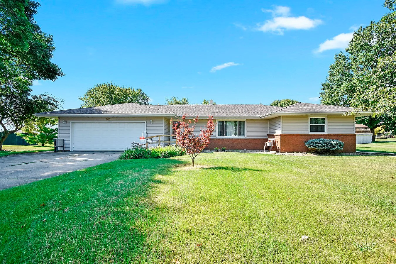 302 Ames Ct photo 1