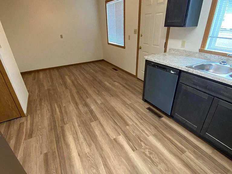 Fargo, ND Sheyenne Terrace | Kitchen