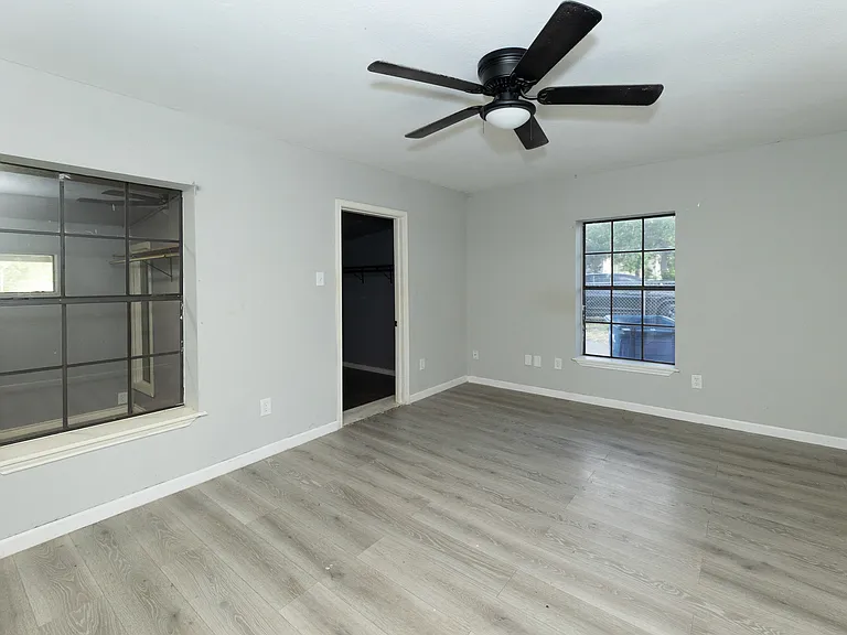 601 Scott Dr — Photo 6
