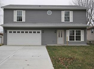 703 Pike Dr E, Highland, IL 62249