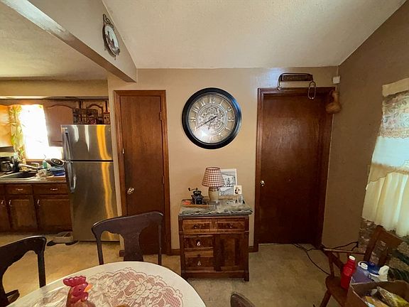 3rd image of 11 Rolf Ave