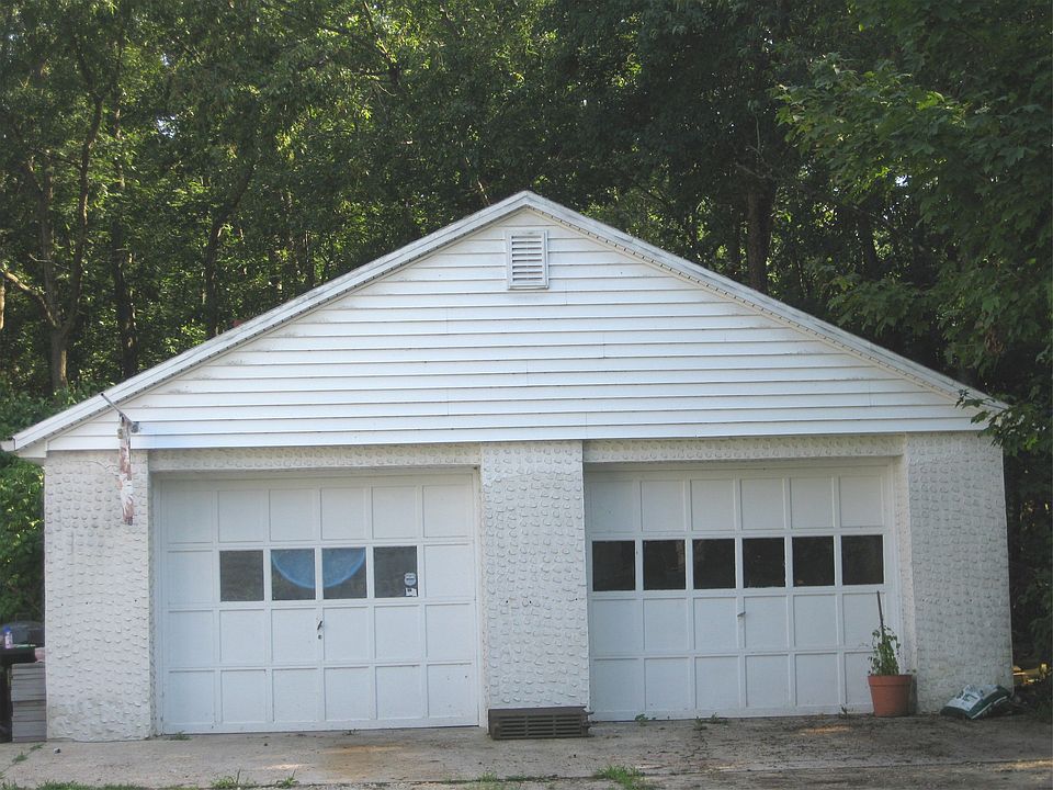2nd image of 2531 Lakeside Dr