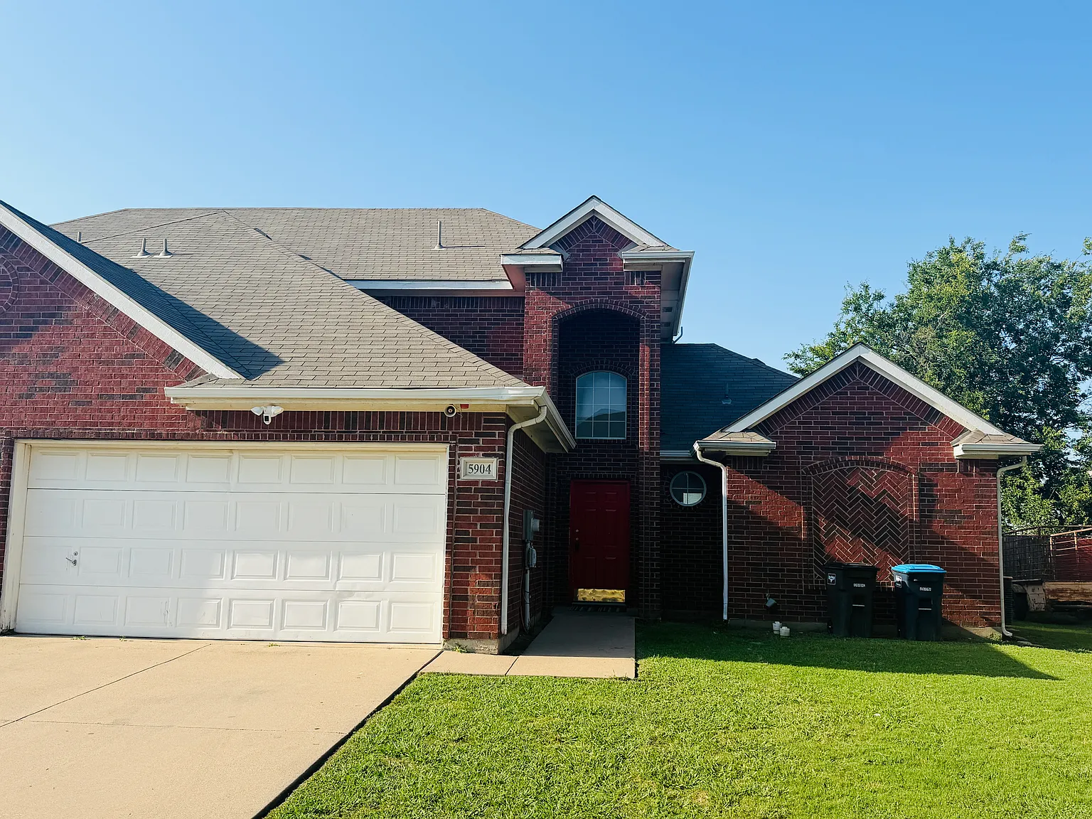 3 bed, 2.5 bath, 1750 sqft, $2,295 — Photo 1