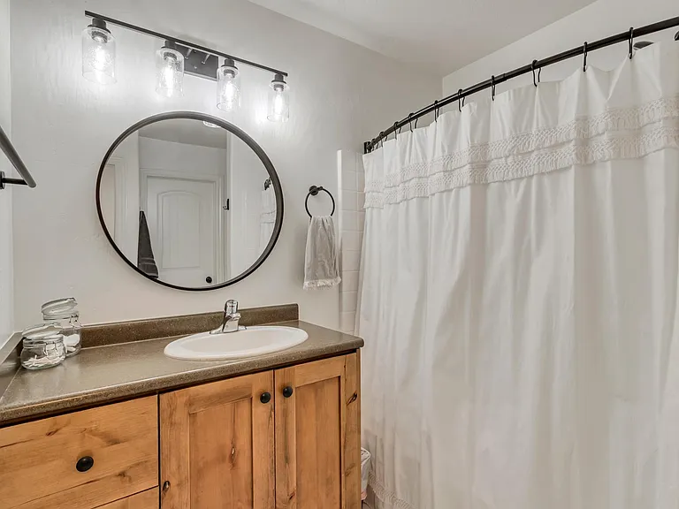 4253 W Clarks Hill Dr — Photo 15