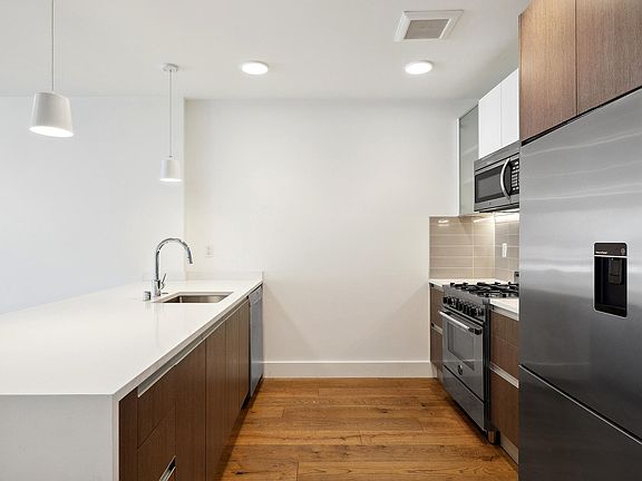 3rd image of 1450 15th St #305