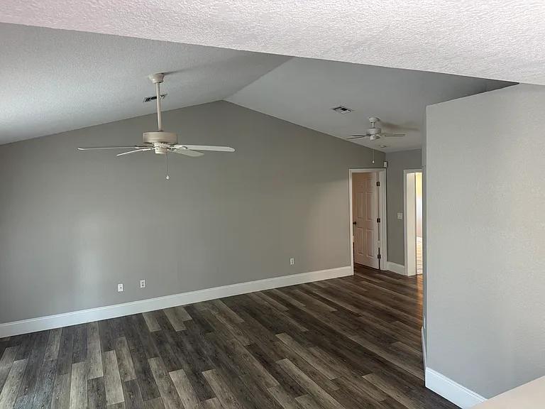 17030 Kellog Ave — Photo 16