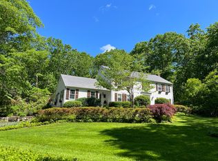 53 Journeys End Rd, New Canaan, CT 06840