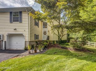 2102 Buckingham Cir, Middletown, NJ 07748