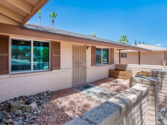 4th image of 1960 E Pebble Beach Dr