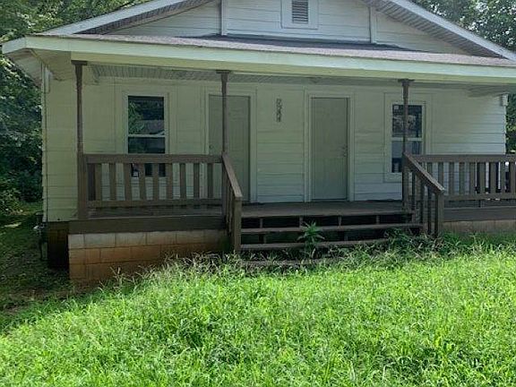 2nd image of 1584 Collegeview Dr