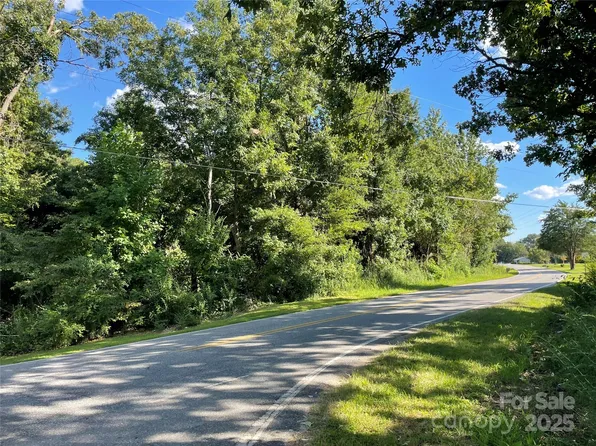 526 Mariposa Rd, Stanley, NC 28164