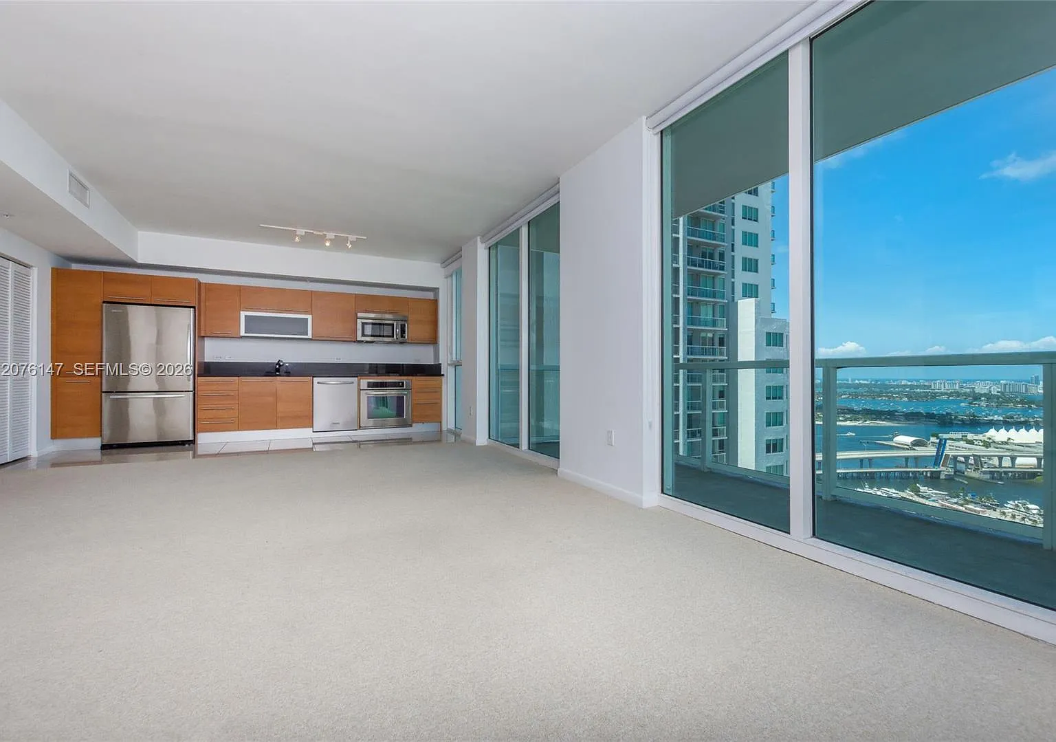 Vizcayne South Condo — Photo 2