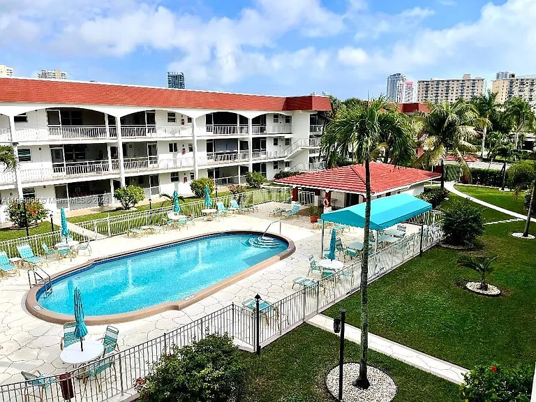 580 Egret Dr #308 — Photo 2