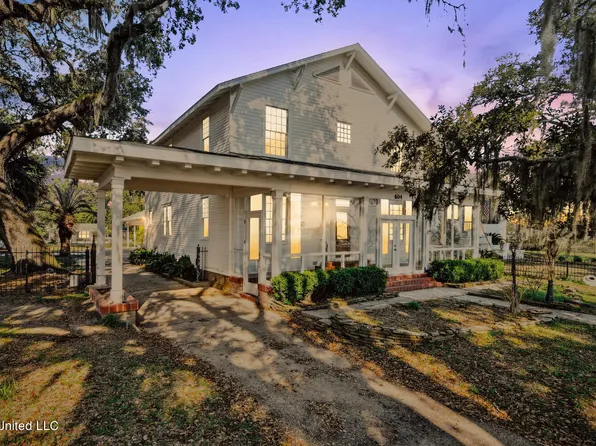 604 N Beach Blvd, Bay Saint Louis, MS 39520