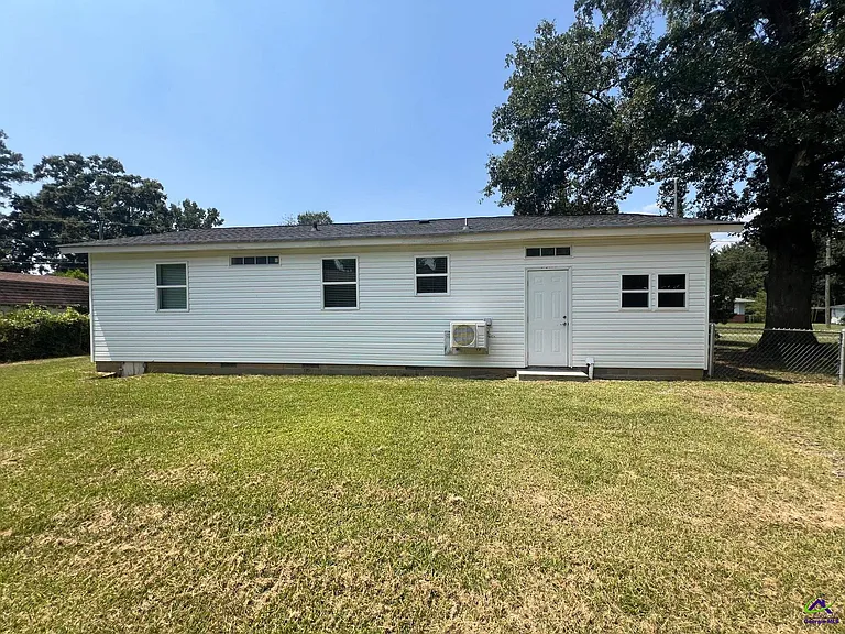 110 Trinity Dr — Photo 13