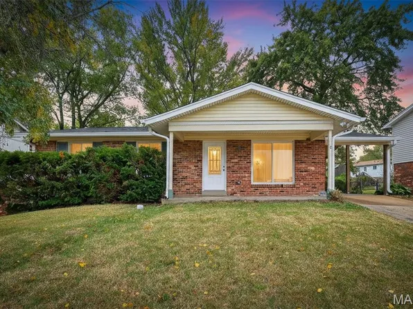 2334 White Ash Ct, Florissant, MO 63031