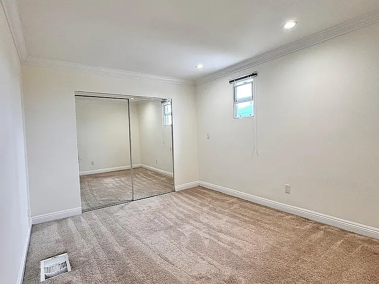 11812 Gorham Ave #Penthouse 1 — Photo 23