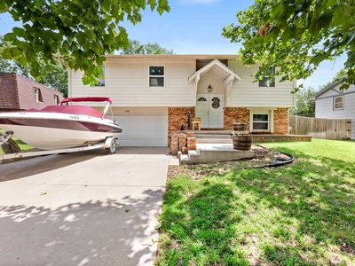 1130 N Summitlawn Ct, Wichita, KS, 67212