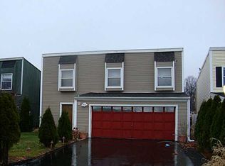 8 Inverness Sq, Middletown, CT 06457