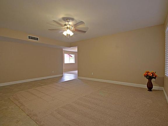 4th image of 5726 W Sunnyslope Ln