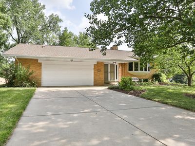 8 Sunview Ln, Saint Louis, MO, 63146