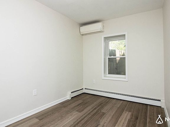 4th image of 455 Van Buren St #1