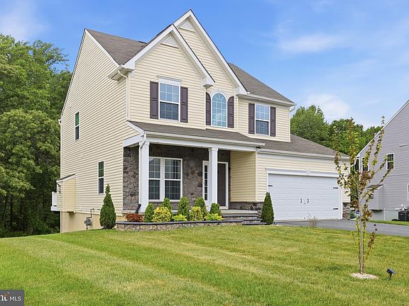 3rd image of 675 Harvest Grove Trl