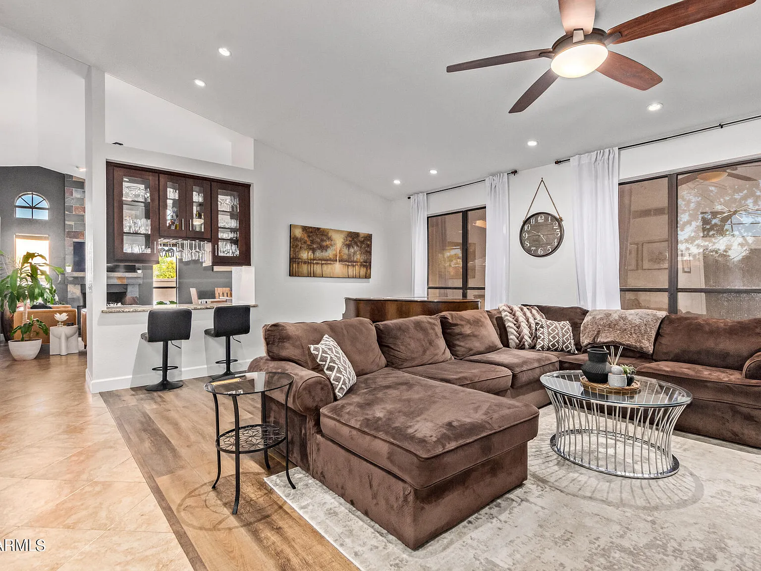 3 bed, 2.0 bath, 1922 sqft, $3,100 — Photo 3
