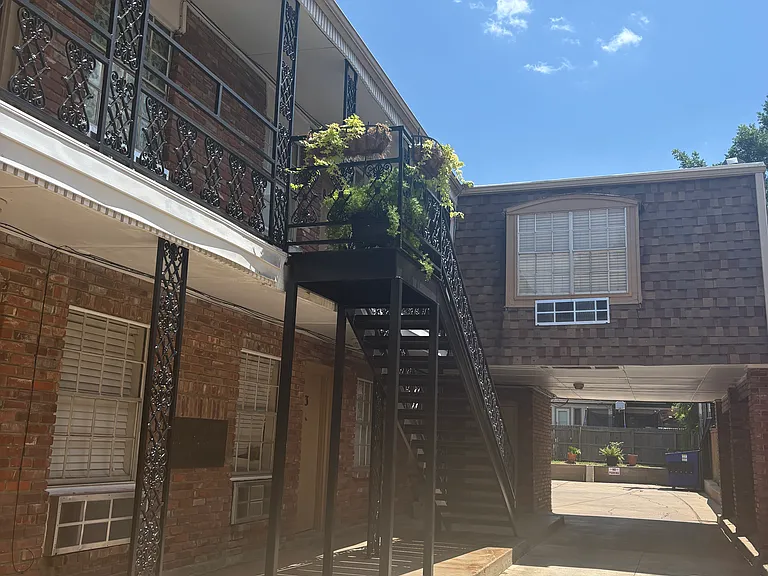 922 NW 21st St #9 — Photo 13
