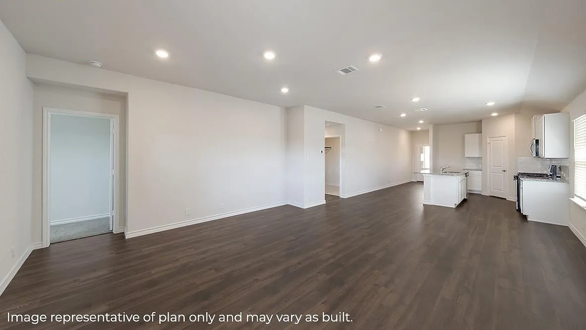 4 bed, 2.0 bath, 1717 sqft, $2,350 — Photo 2