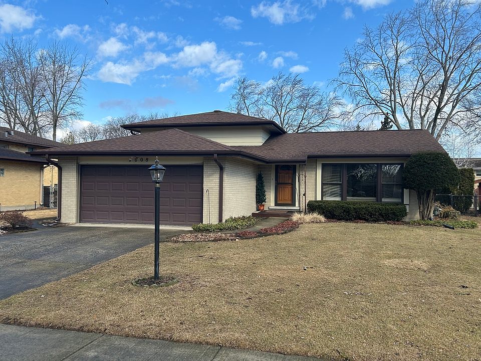 1st image of 2008 E Woodview Dr