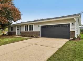 904 Melrose Ct, McHenry, IL 60050