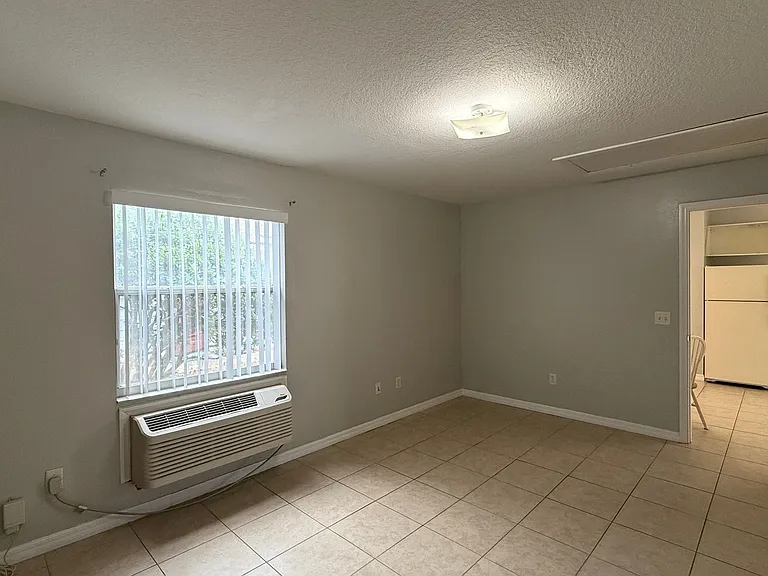627 Orchid Dr — Photo 8