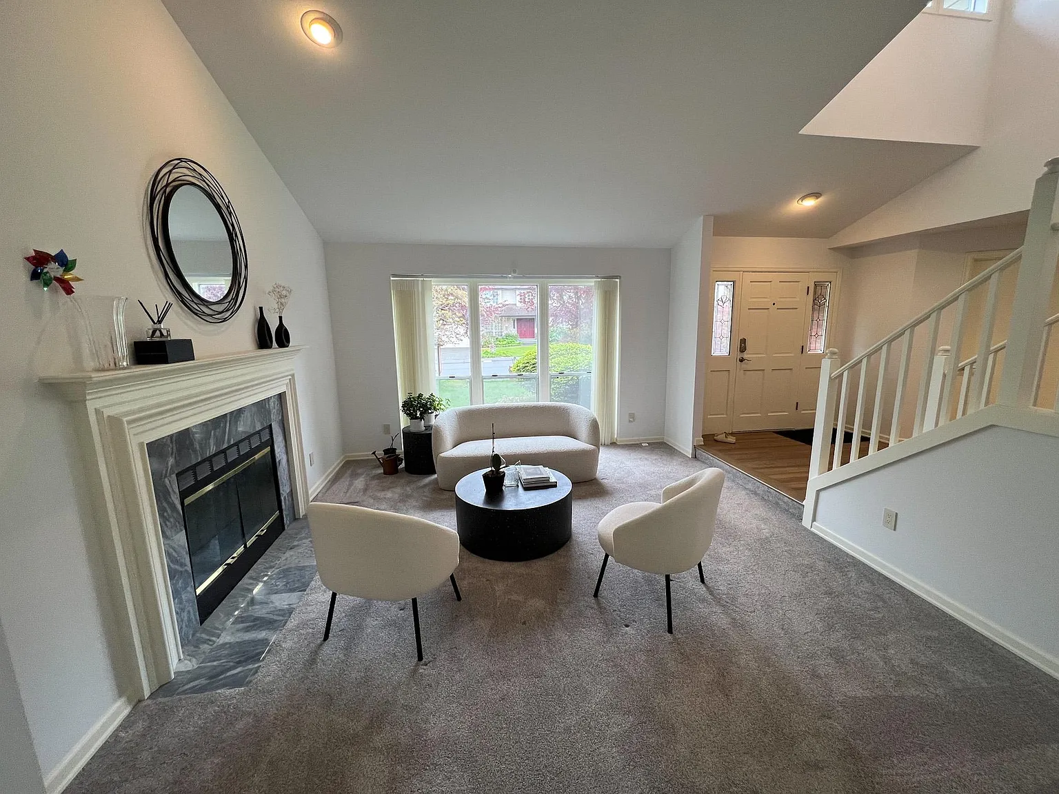 4 bed, 2280 sqft, $4,800 — Photo 2
