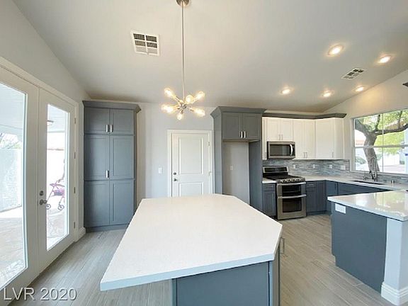 3rd image of 8712 Villa Monica Ln