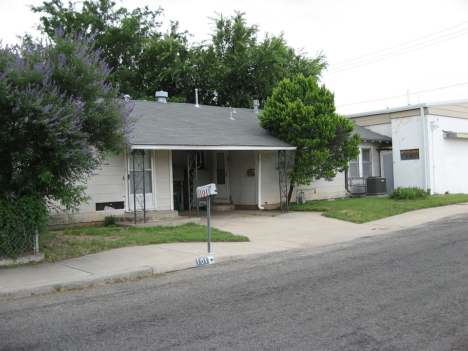 1st image of 101 E Washington Dr