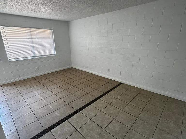 2301 Wengert Ave — Photo 9