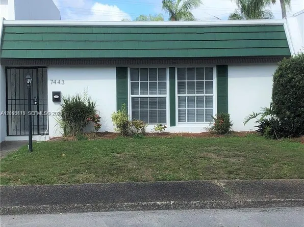 7443 Twin Sabal Dr, Miami Lakes, FL 33014